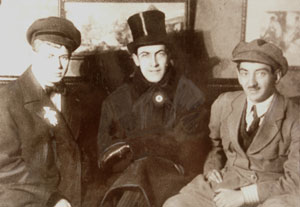 Yakoulov (right) with his close friends the writers Sergei Esenin and Anatolii Mariengof.